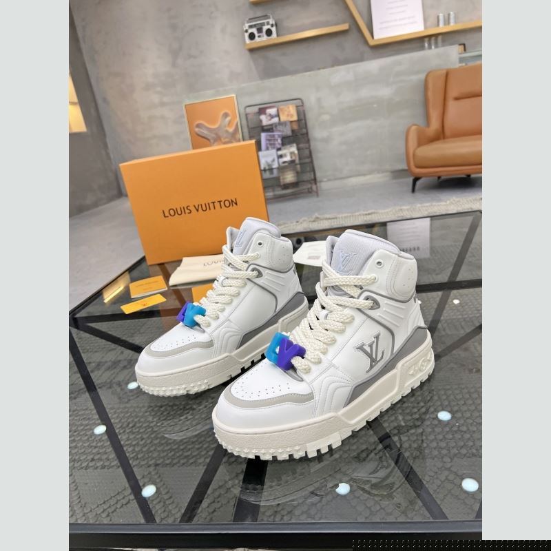l**is V*t*n sneakers